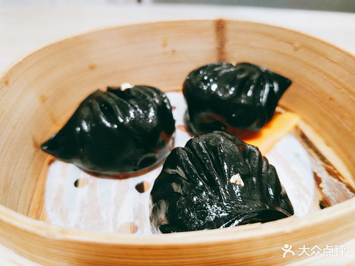 土豪金黑松露虾饺