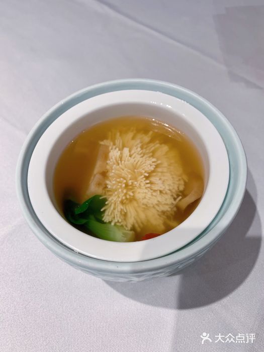 松茸菊花豆腐汤