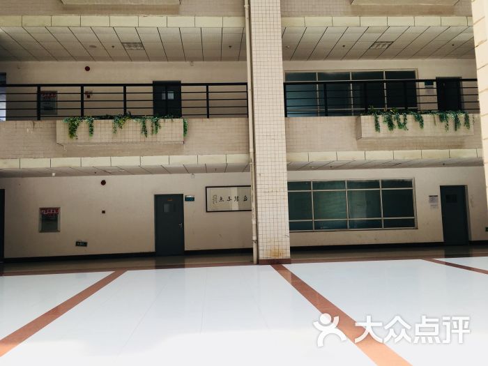 武汉工商学院综合楼教学楼图片 - 第5张