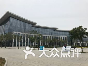 银川市民大厅停车场