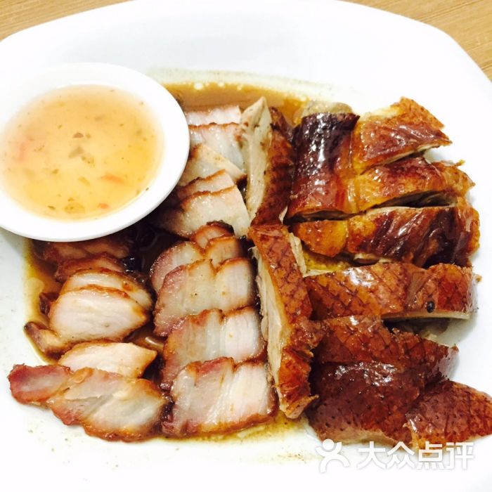 绿叶广式烧腊馆(东厅门店)叉烧烧鹅双拼图片 - 第1张