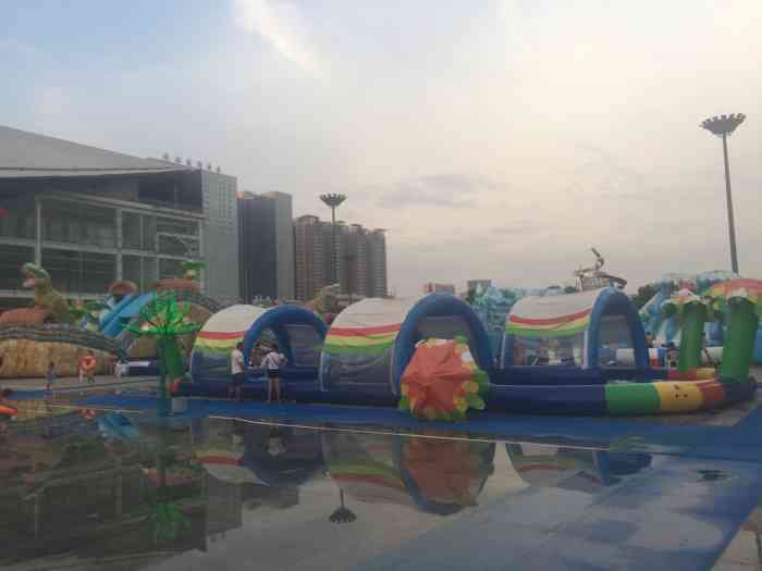 派逗蛙亲水乐园-"没去过,不做评价.我只是看了下简介.