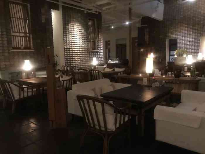 瓦库茶馆17号店(海汇中心店)-"瓦库的菜一如一间茶舍.