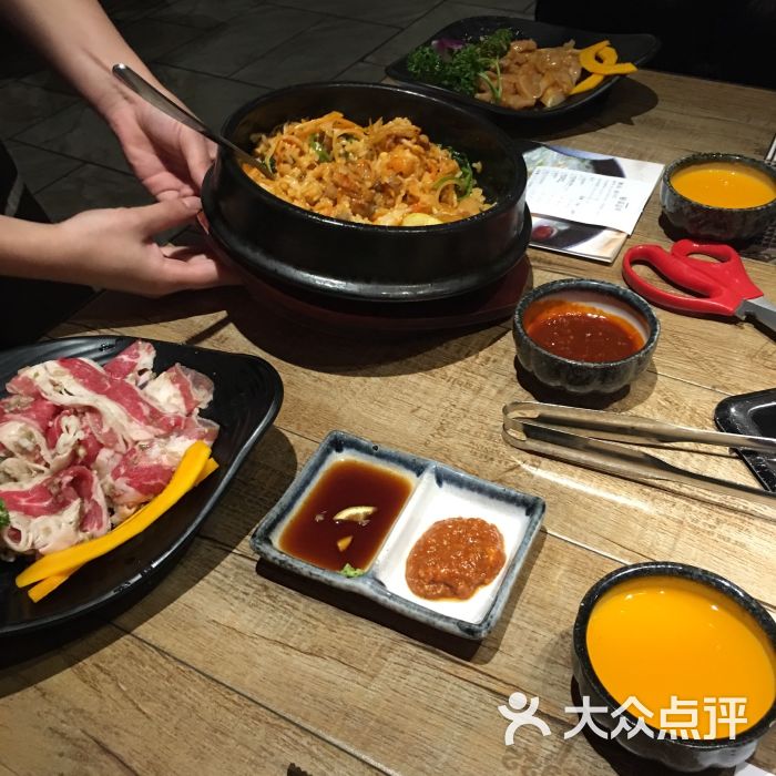 萨拉伯尔韩国料理(万达店)五花肉石锅拌饭图片 - 第99张