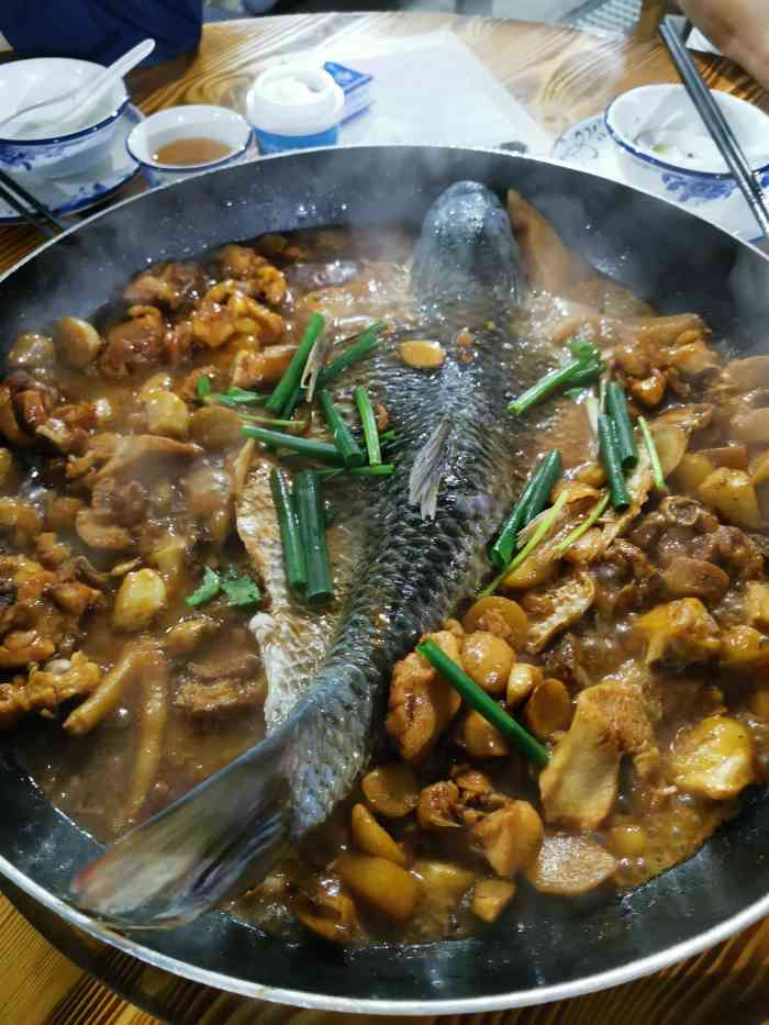 家香土鸡农庄(棠下骏景食街店"棠下食街新开的吃鸡专门店,位置很好