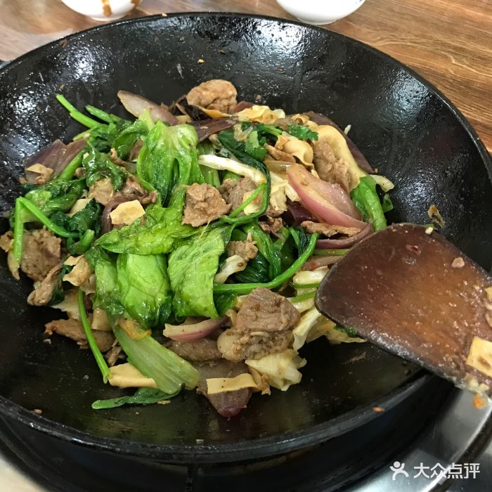 王季铁锅烤肉店青菜合盘图片