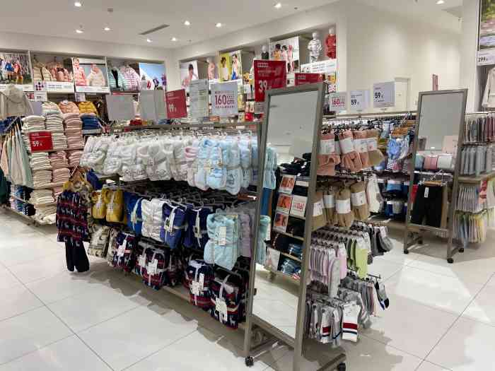 优衣库东莞长安万达广场店