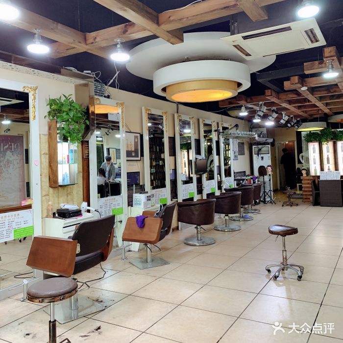香港尊尼美发连锁(徐州路店)图片 第2张