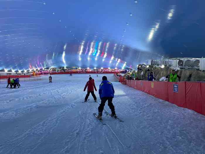 奇特冰雪乐园-"温州市区唯一独家室内滑雪场 交通:.