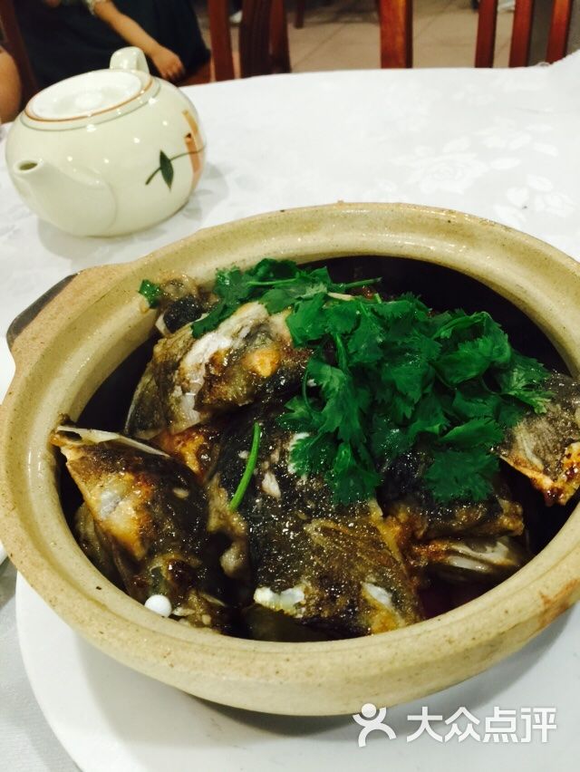 生焗鱼头煲