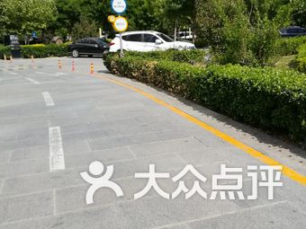 【北京龙旗广场停车场】团购,地址,电话,附近门