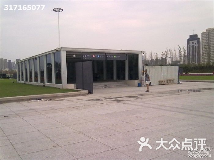 天津西站地铁口也通南北广场图片-北京火车站-大众点评网