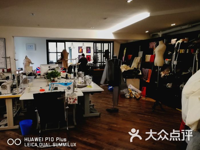 庄贤服装设计工作室图片 - 第3张