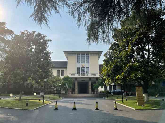 南京西康宾馆-"蹭饭才有机会来西康宾馆,第一次来,位置不.