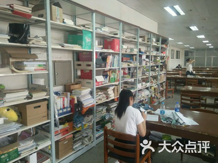 辽宁大学图书馆图片 - 第2张