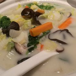 何为三鲜汤 f-ZPmvhZCf4hwtss55XL8idzJinUi15lEjNdUUIVWQlxExsHnxy2lhRMVElMNRC5F5u7J_jS4MuCaeLAHD0KTg.jpg