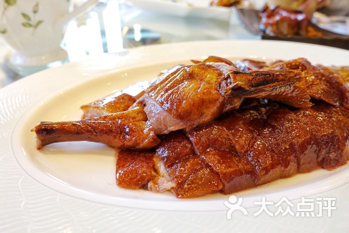 伦教羊额烧鹅半只