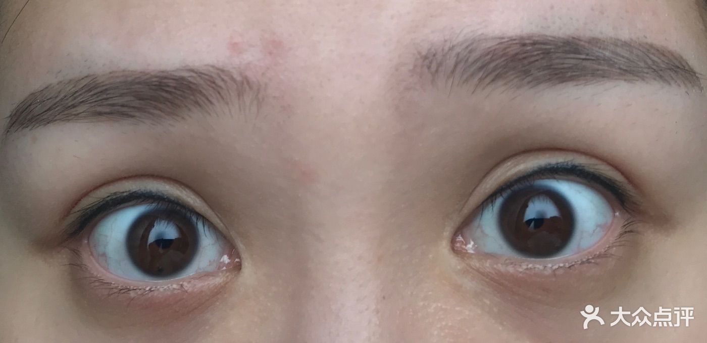 歪歪扭扭还晕色的所谓美瞳线