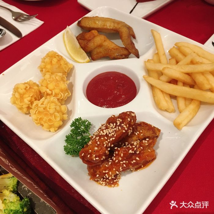 必胜客(上海城店)人气小吃拼盘图片 - 第2张