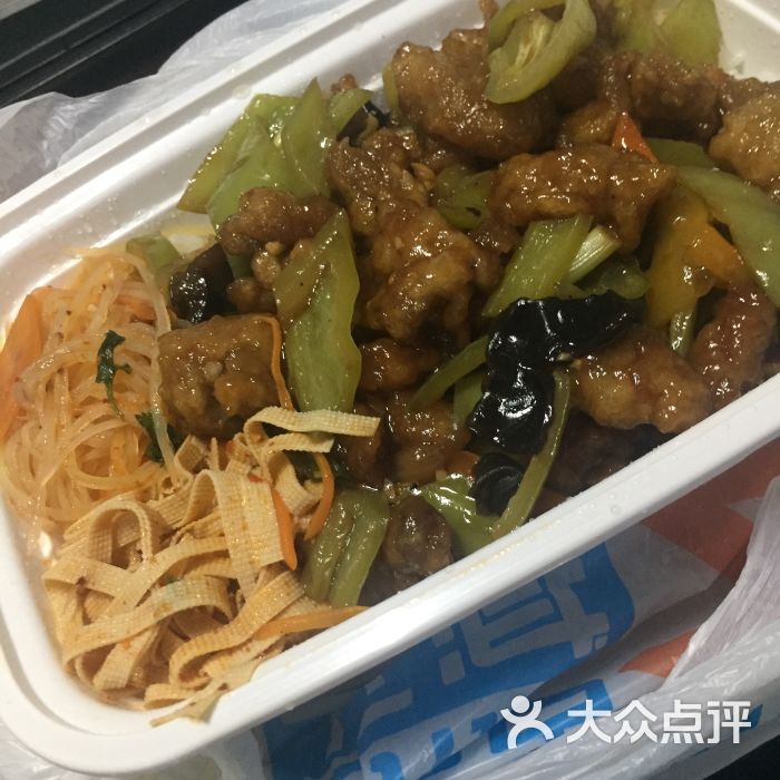 焦溜肉段饭