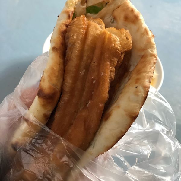 烧饼夹油条