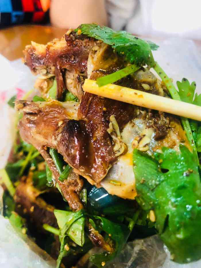 永宽阿良熏拌鸡架(理工店)-"偶然路过发现有个拌鸡架看附近好多邻居都