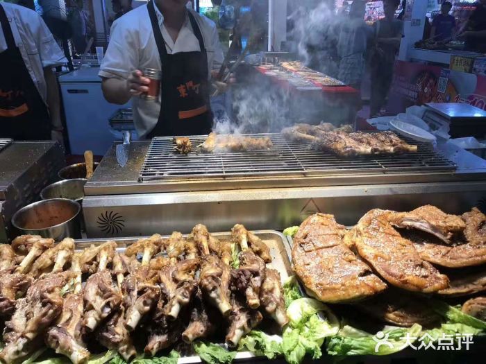 东门町美食街图片