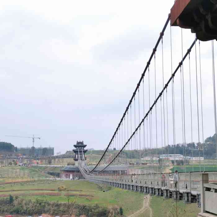 凤垭山风景旅游区-"凤娅山是整个离南充市区最近的山