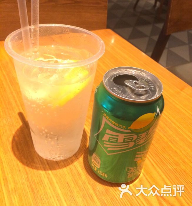 乐凯撒·榴莲比萨(蛇口花园城二店)冻柠檬雪碧图片 - 第24张