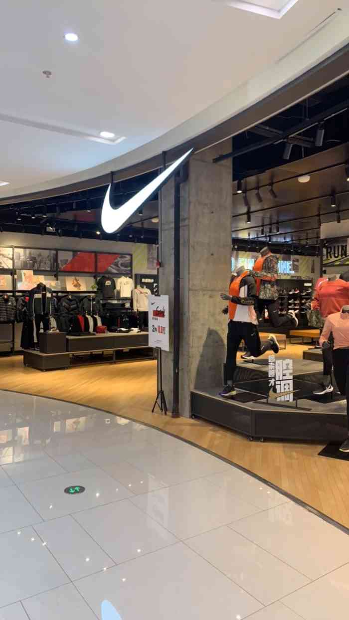 nike(青浦宝龙店)-"此nike店位于宝龙广场一层,店的很