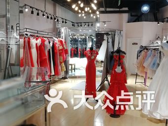 时尚婚纱专卖店小游戏_动漫婚纱情侣头像(3)