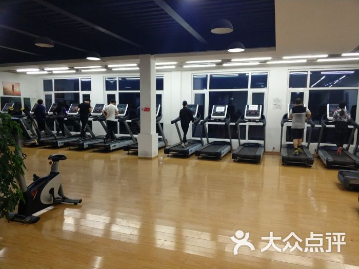 振冲健身俱乐部图片 - 第2张