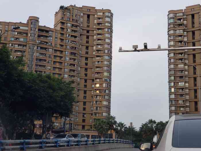 复地上城-"我家阳台看出去的景色,在重庆经历的春夏秋