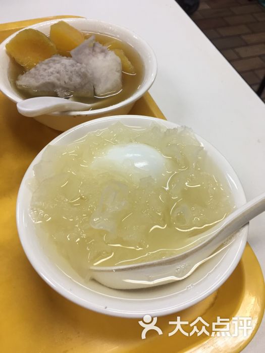 银耳莲子糖水