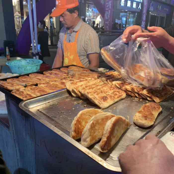 佳源中心广场-"濮院最热闹的夜市来咯97每天晚上人.