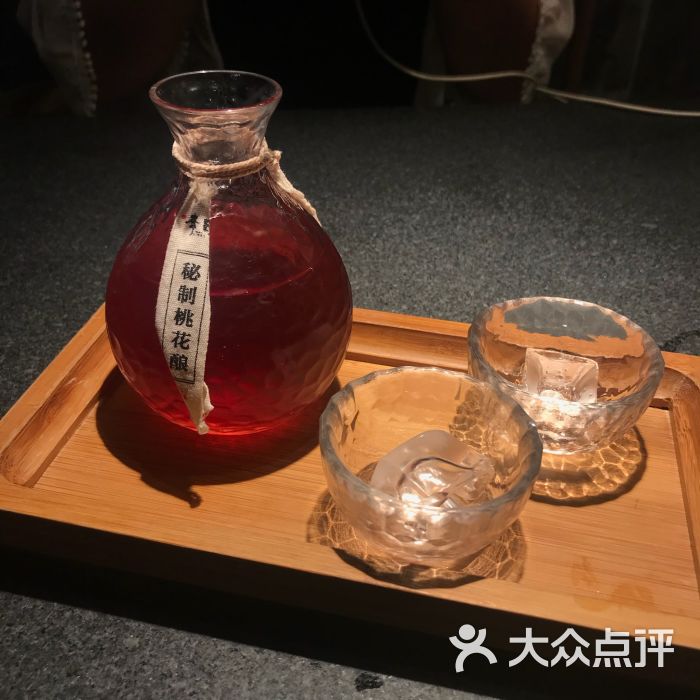 赠李白·寻觅诗中的川味(西湖银泰店)秘制桃花酿图片 - 第1张