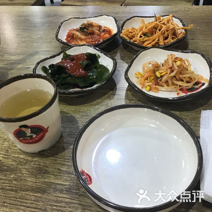 饭阿姨(望京新城店)餐具摆设图片 - 第1张
