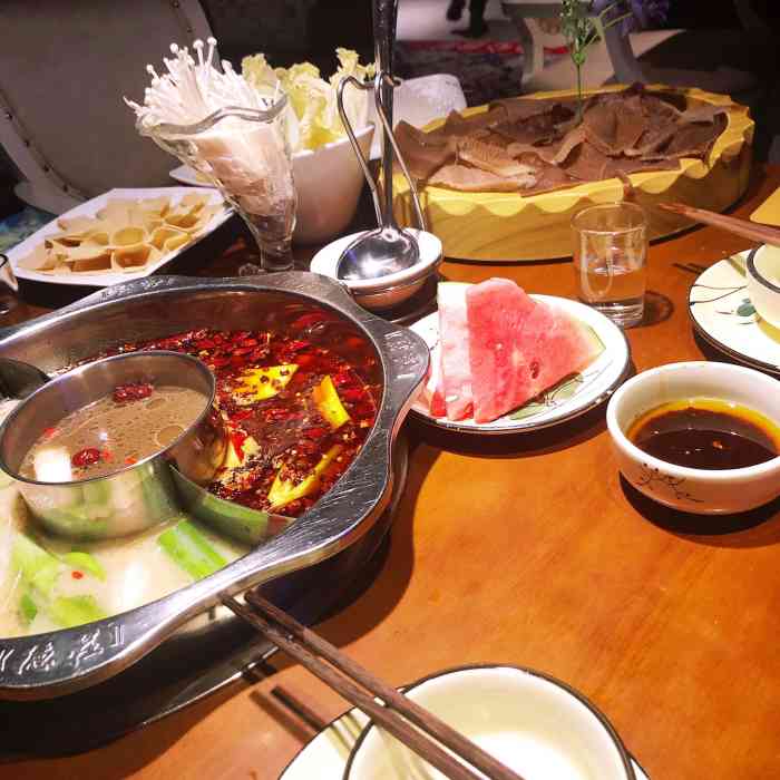重庆德庄火锅(花样城店)-"环境非常时尚,坐的卡座,. .