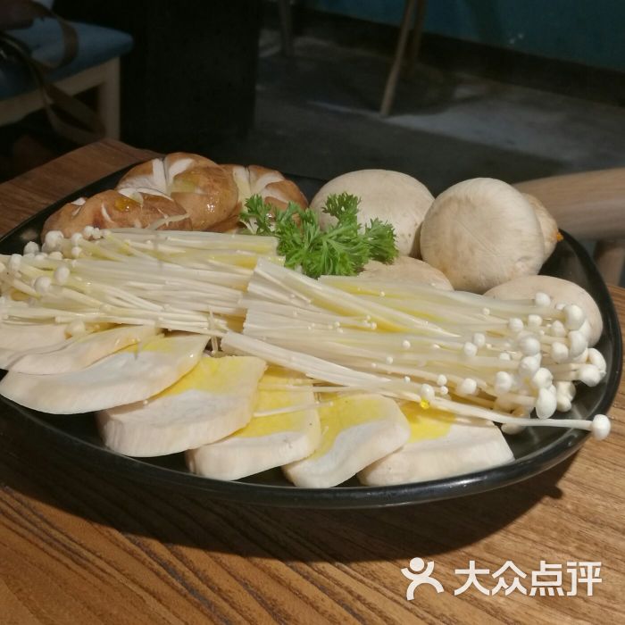 梅梅家的烤肉店菌类拼盘图片 - 第1张