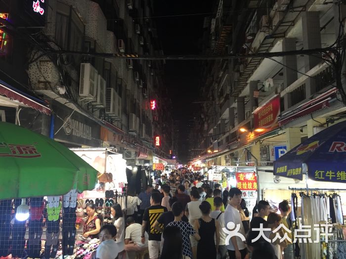 保成路夜市图片 第4张