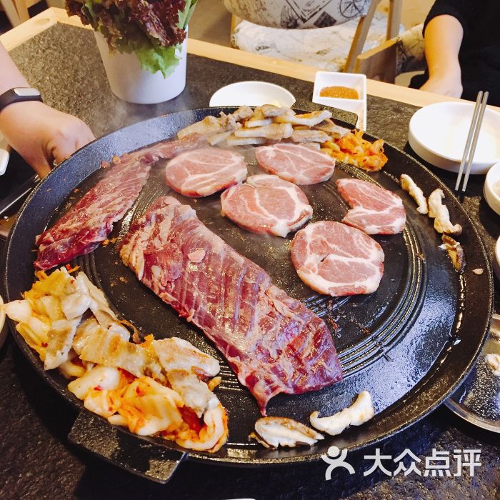 简烤韩国烤肉-猪梅肉图片-丹东美食