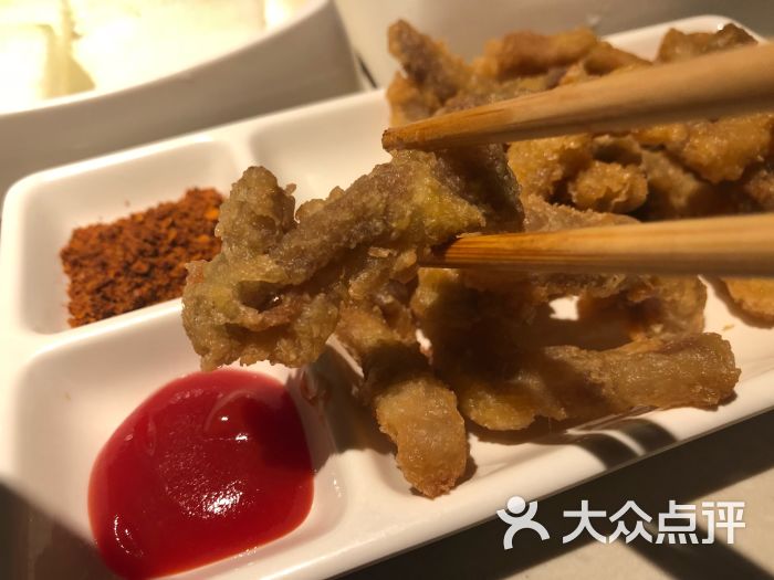 海底捞火锅:海底捞的服务态度一直是我最钟意