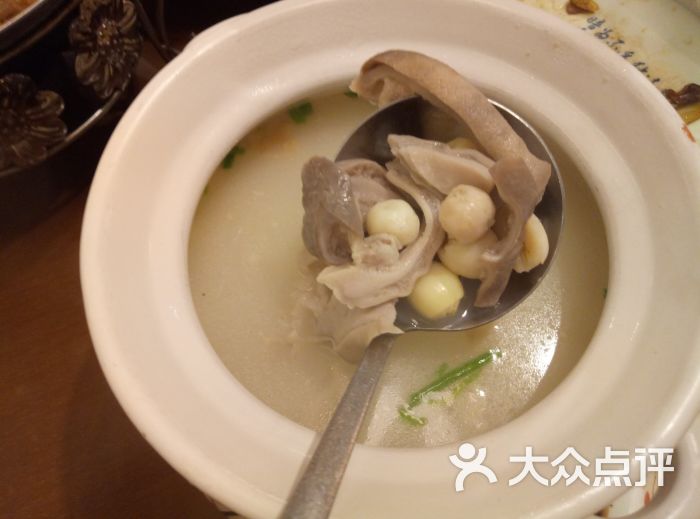 莲子猪肚汤