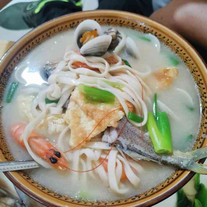 温州三鲜面-"唐总爱吃面,排骨面啦,肥肠面啦,北方没有.