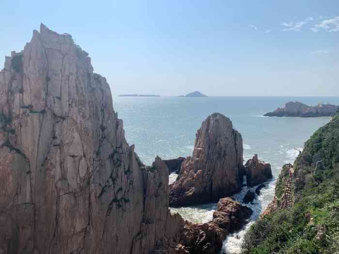 大陈岛甲午岩景区-"有观景台和栈步道,因为下雨栈步道