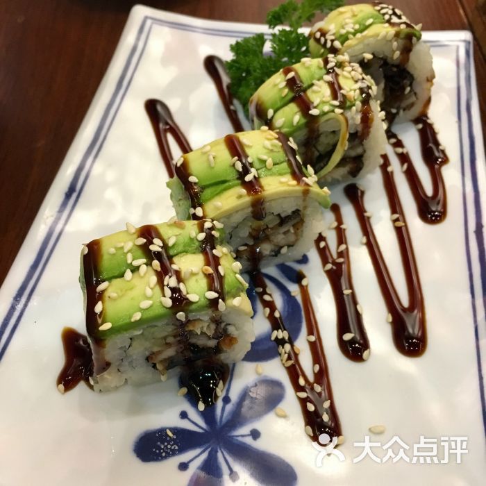 牛油果鳗鱼卷