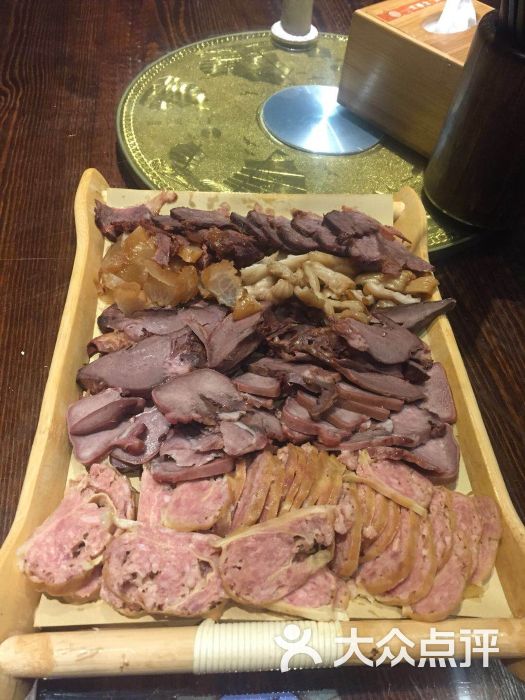 卤肉拼盘