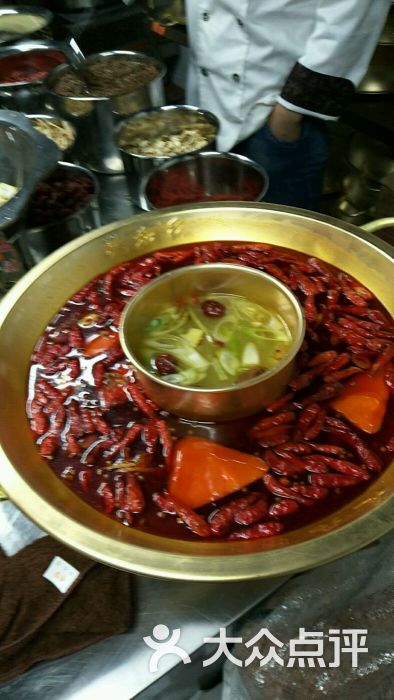 吴老幺老火锅(金山万达店)吴家鸳鸯锅红多图片 - 第4张