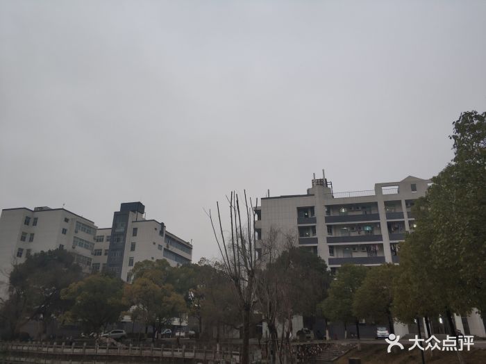 武汉理工大学(鉴湖校区)图片