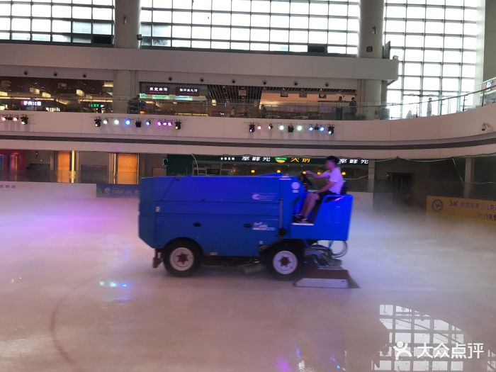 世纪星真滑冰场清冰车图片 - 第47张